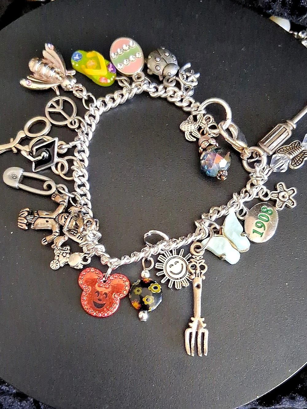 Charm Bracelet in Silver & Pink